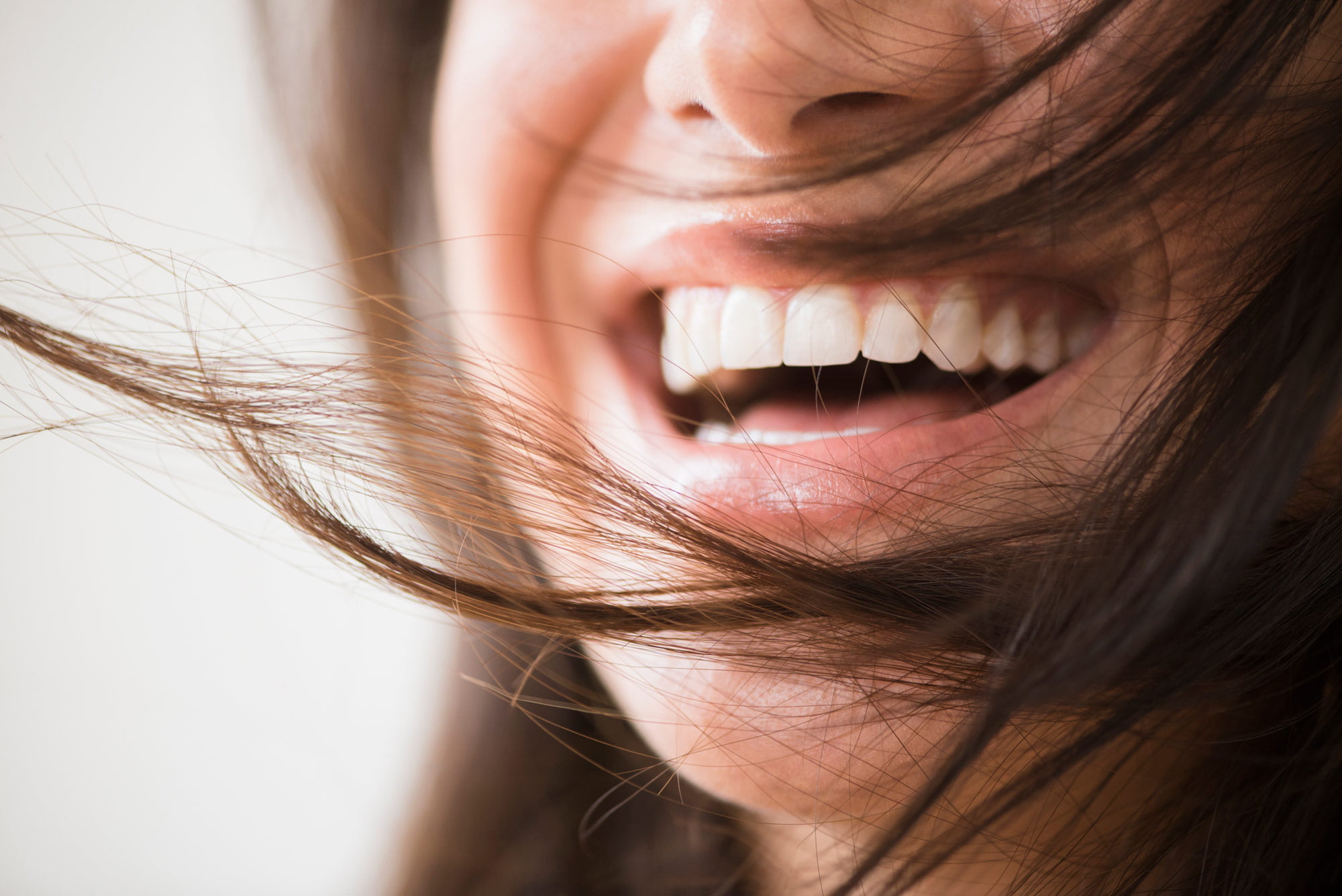 Close up på kvinna som ler